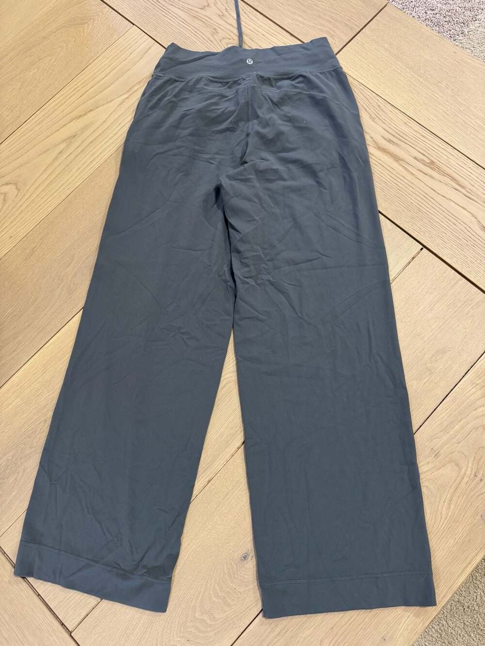 Lululemon Wide-Leg Drawstring Lounge Pants Size 8 - Picture 4 of 9